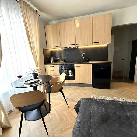 Bright And Cozy Next To Park Apartmán *