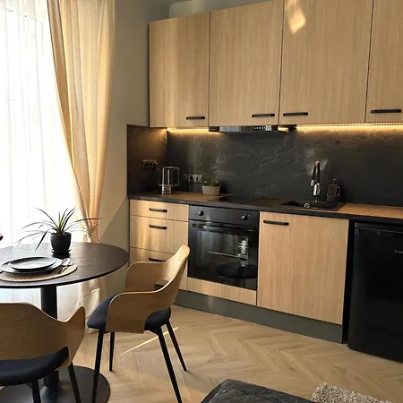 アパート Bright And Cozy Next To Park *