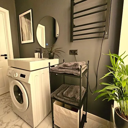 Bright And Cozy Next To Park *