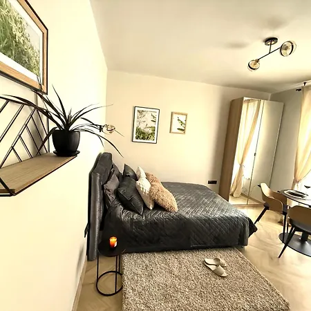 Bright And Cozy Next To Park Appartement Riga