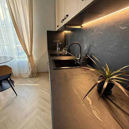 Bright And Cozy Next To Park Appartement Riga