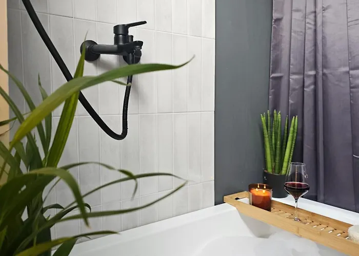 Apartment Bright And Cozy Next To Park