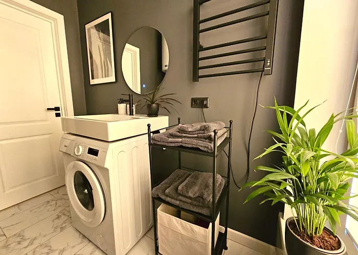 Bright And Cozy Next To Park *