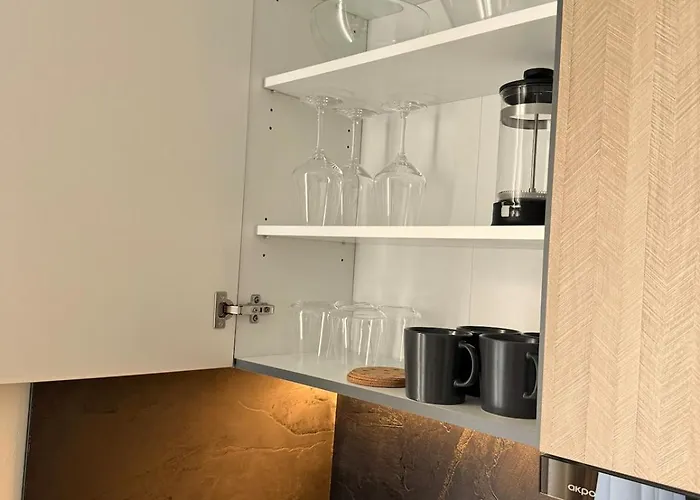 Apartment Bright And Cozy Next To Park